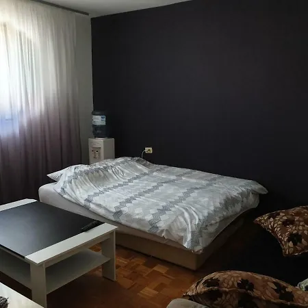 City Center Vesna Apartment